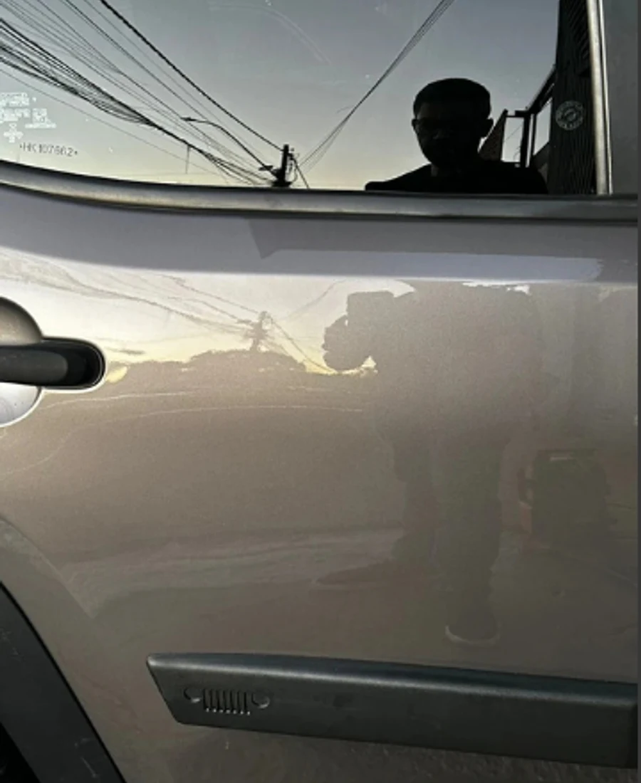 Reparo na porta traseira de um Jeep Renegade, depois